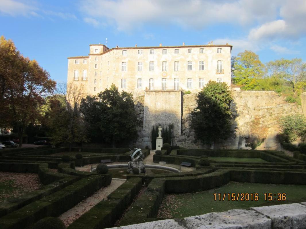 Les Heures Douces Villa Régusse Exterior photo